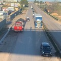 Auto impatta contro un camion e si ribalta sulla Corato-Andria