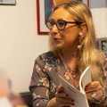  Mariella Medea Sivo presenta  "Favole senza finale felice di una ragazza nata negli anni 70 "