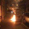 Vandali in azione, incendiato cassone degli abiti usati