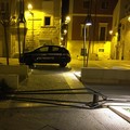 Vandali in azione, sradicato lampione dell'illuminazione in Piazza Abbazia