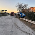 Ancora un incidente a Corato: auto ribaltata contro il guard rail