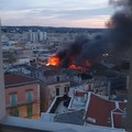 Incendio a Corato, fiamme su un terrazzo in via Sant'Elia - FOTO