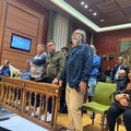 Corato, caso Stadio Comunale: cori sotto il Comune, poi l’ingresso in aula