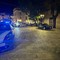 Fuga in scooter rubato: due giovani abbandonano il mezzo