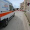 Ambulanza bloccata al passaggio a livello: oltre 15 minuti di ritardo nei soccorsi in via Bagnatoio