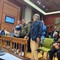 Corato, caso Stadio Comunale: cori sotto il Comune, poi l’ingresso in aula