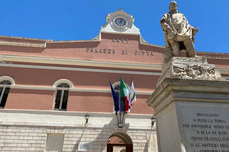 Palazzo di città Corato. <span>Foto Pagina Facebook Città di Corato</span>