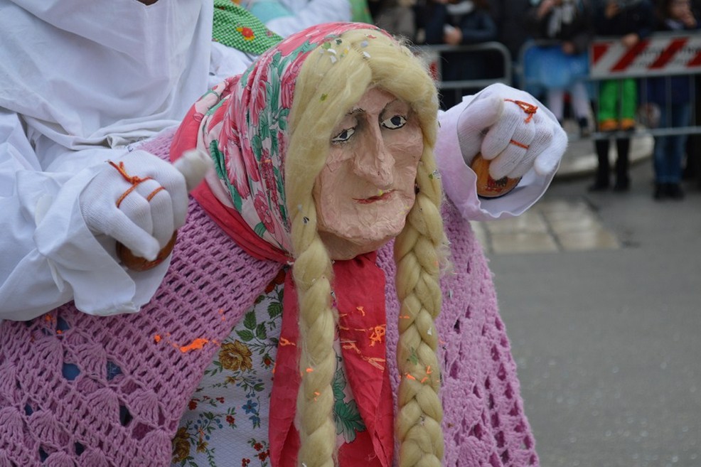 La Vecchiaredde, maschera tipica del Carnevale Coratino