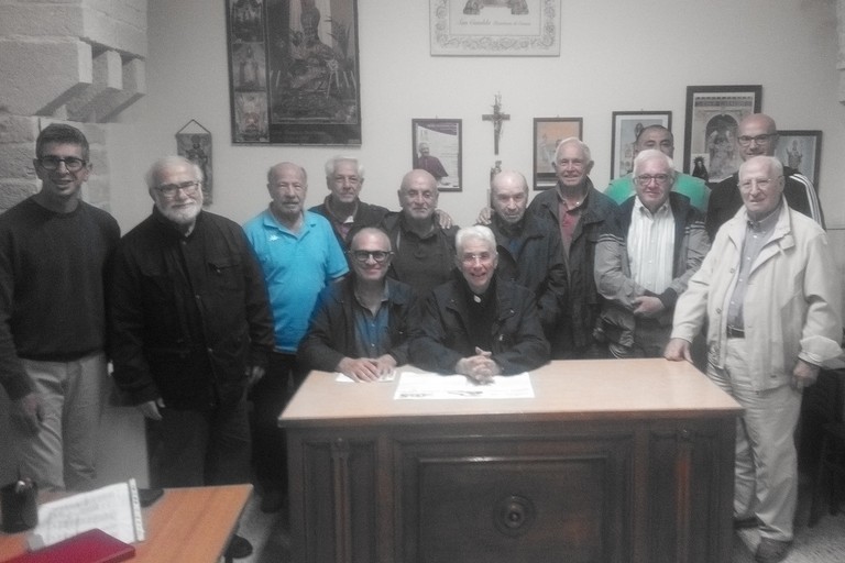 Corato, la deputazione maggiore di San Cataldo accoglie don Gino De Palma
