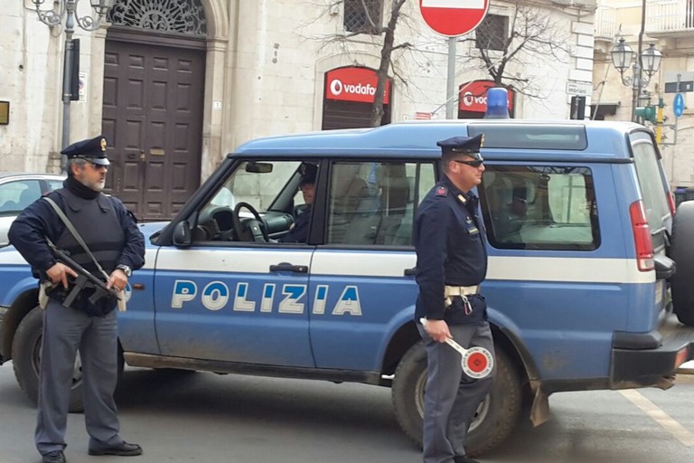 Controlli della Polizia di Stato. <span>Foto Vincenzo Cassano</span>