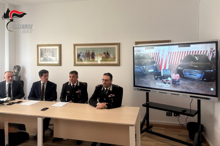 Tir sequestrato e rapinato, sei arresti dei Carabinieri. Il colpo a Corato
