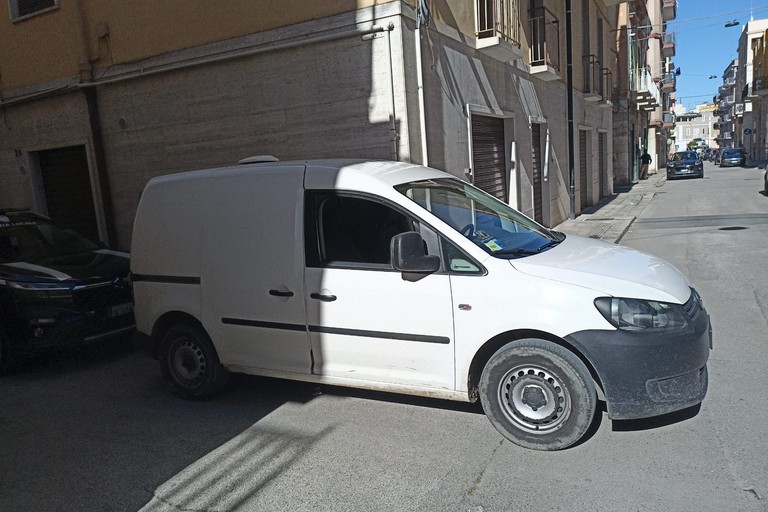 Furgone rubato recuperato in centro a Corato