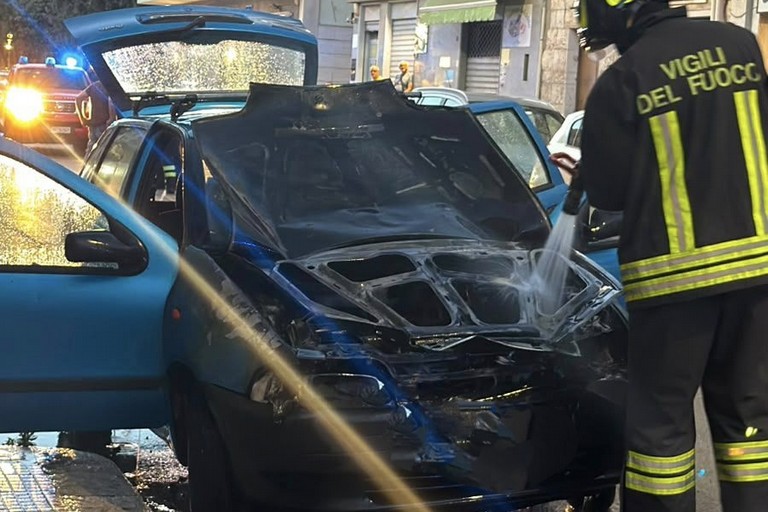 Fiat punto incendiata
