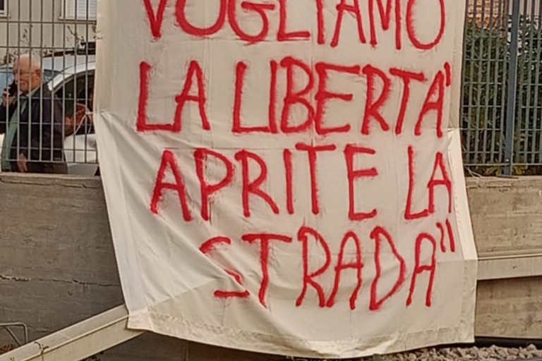 Proteste via Bagnatoio