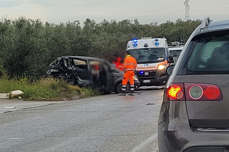 Incidente sulla Trani-Corato, viabilità in tilt