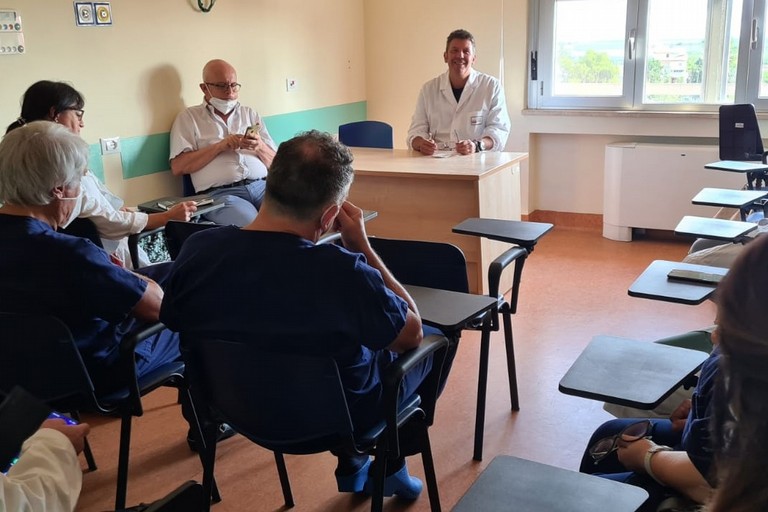 Incontro tra il Direttore sanitario Sivo e gli operatori dell'ospedale di Corato