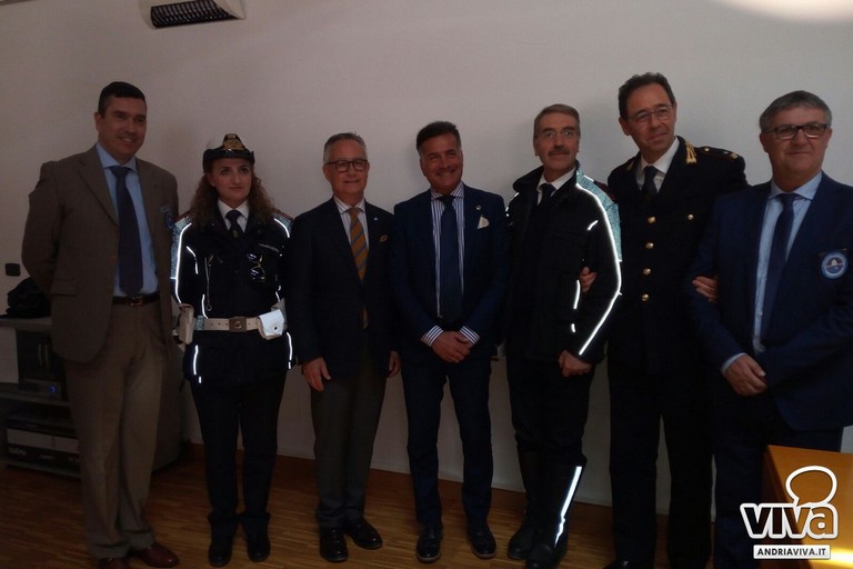 Gli agenti di Polizia Locale con il Gen. Luciano Garofano