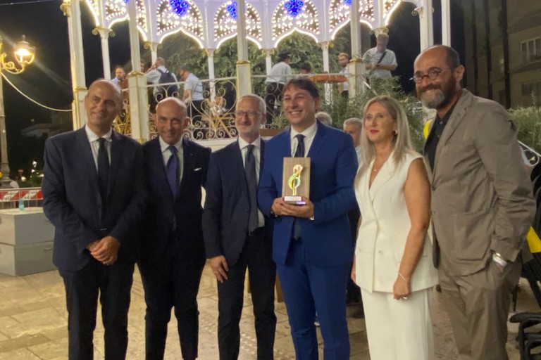 premiazione grillo a tubo