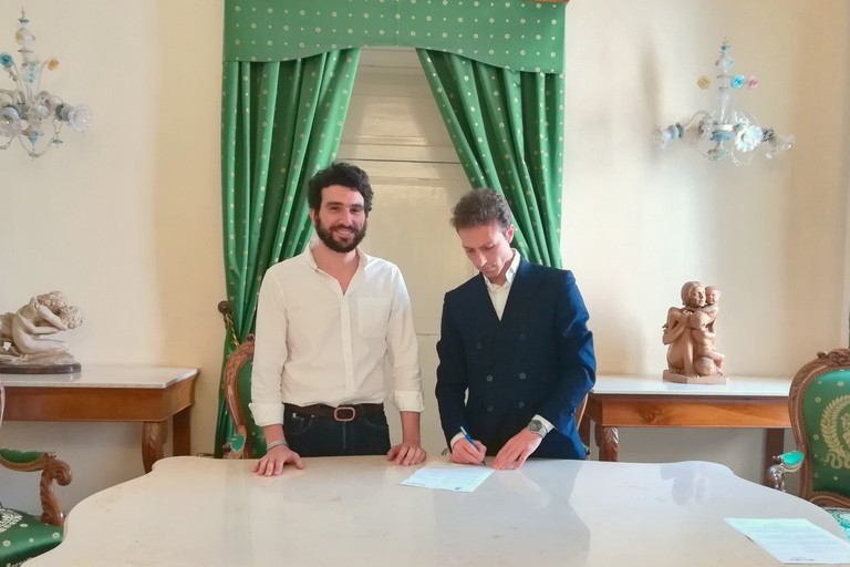 La firma del protocollo d'intesa