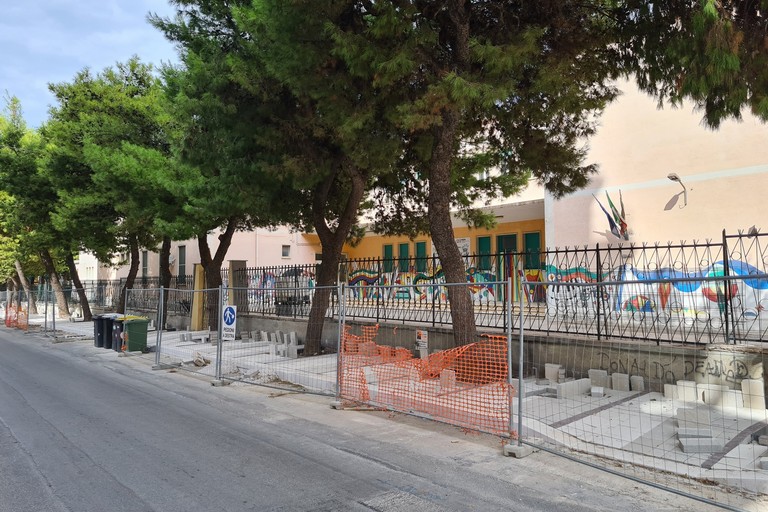 Rifacimento marciapiedi