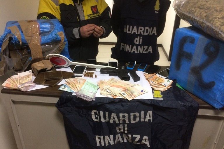 Sequestro droga GDF