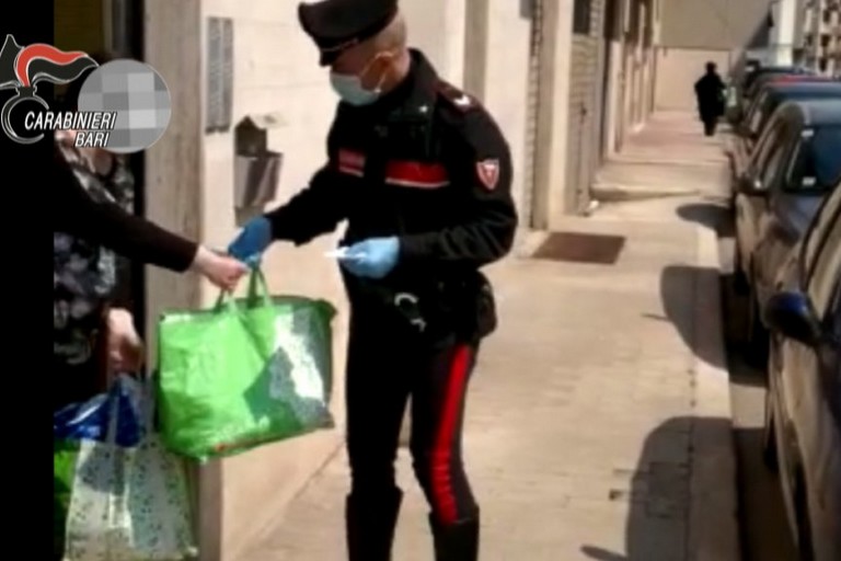 Consegna pranzo Carabinieri