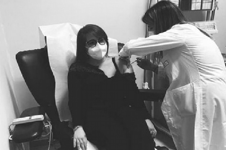 Marika Squeo riceve il vaccino