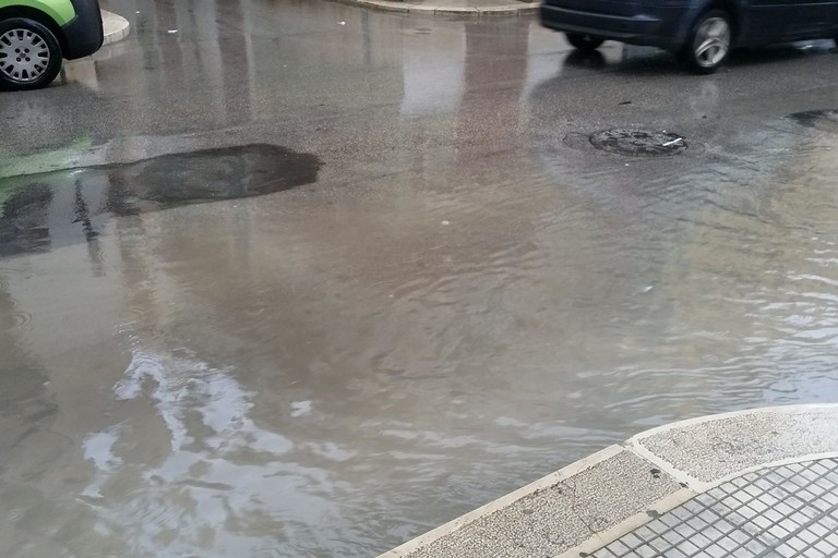 Corato: Pioggia torrenziale, le strade diventano fiumi. VIDEO