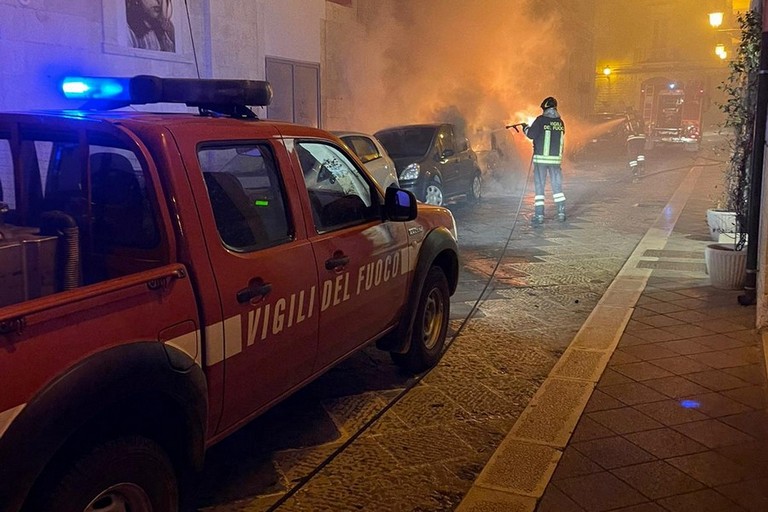 Corato sotto scacco: 5 auto in fiamme negli ultimi 5 giorni