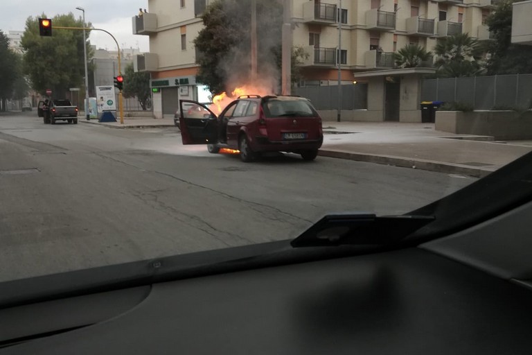 Incendio automobile