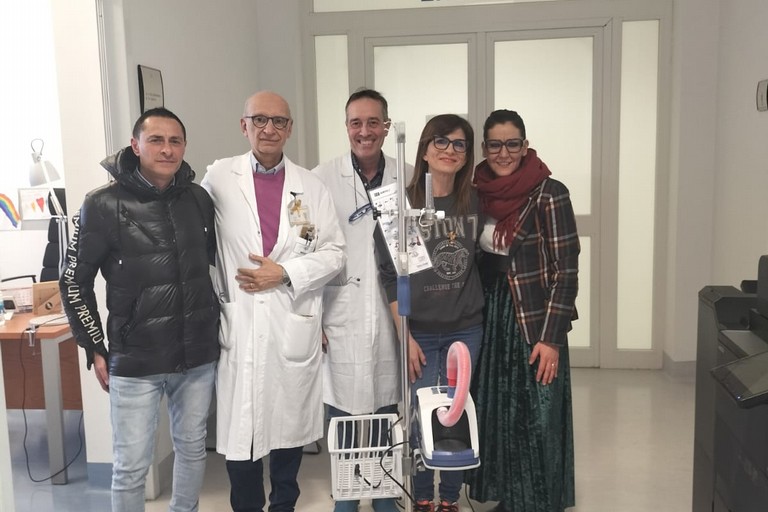 L'Associazione gli Amici di Nicola e del piccolo Luigi Mariano dona un'apparecchiatura respiratoria al reparto pediatria di Bari