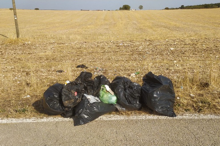 Rifiuti tra Corato e Ruvo