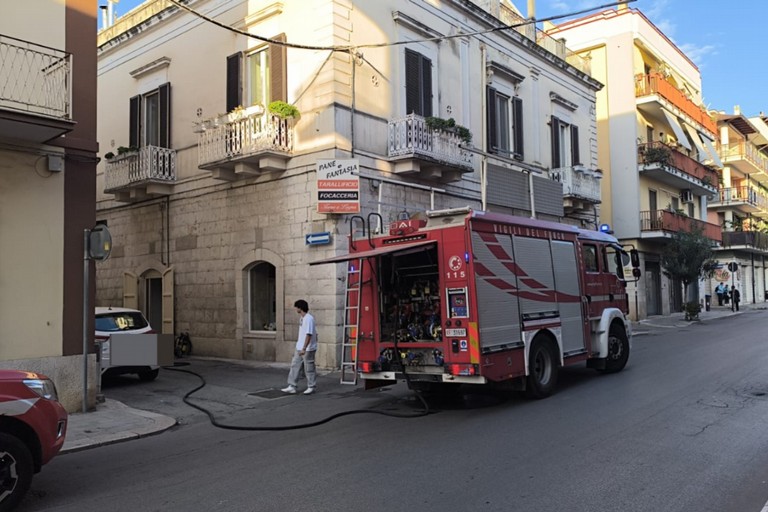 Principio di incendio in un panificio di via Andria a Corato