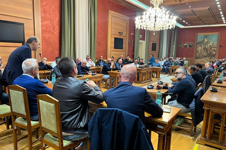 Conferenza con gli autotrasportatori. <span>Foto Anna Lops</span>